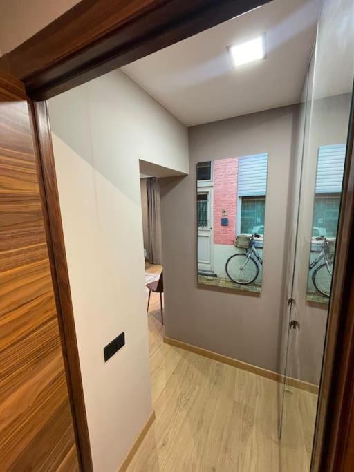 Piso De Dos Dormitorios Con Reforma De Diseno サン・フェリウ・ダ・ギショルス エクステリア 写真